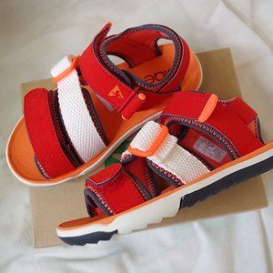 PLAE "Wes" kids sandals in Voltage Red, kids sz 10